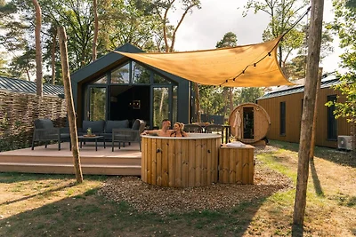 Wald-Lodge mit Hot Tub & Sauna | 4 Pers.