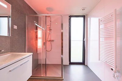 Wasserlodge mit Hot Tub & Sauna | 2 Pers.