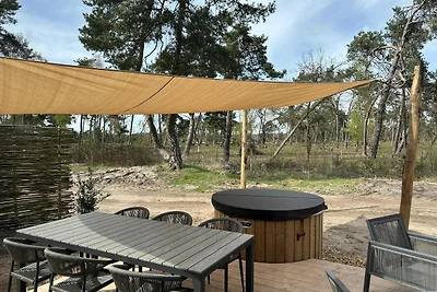 Wald-Lodge mit Hot Tub & Sauna | 4 Pers.