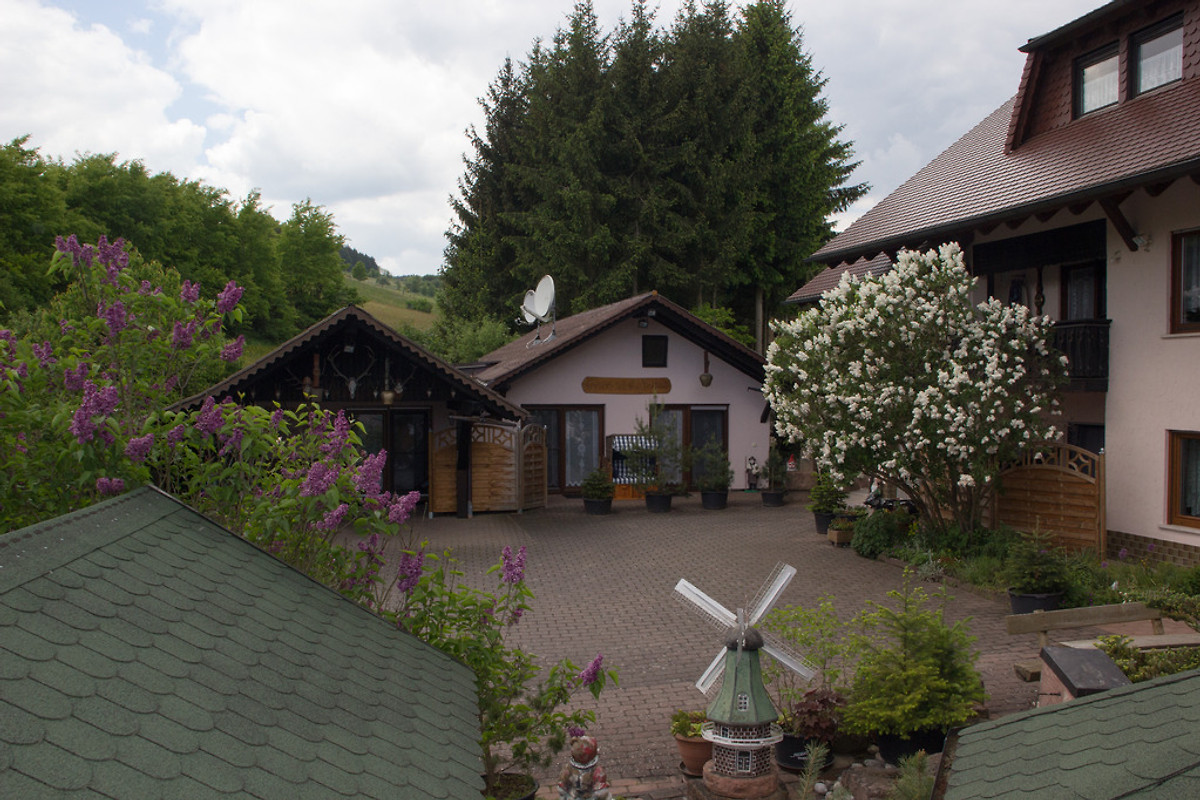 Bayerisches Spessarträuber Haus in Aura Familie H. Fuss