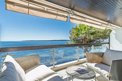 Adriana II By Terry's Homes pieds dans l'eau