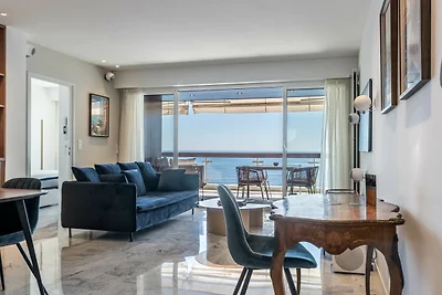 Adriana II By Terry's Homes pieds dans l'eau
