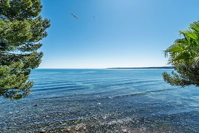 Adriana II By Terry's Homes pieds dans l'eau