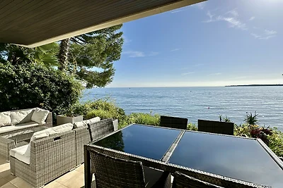 Adriana I By Terry's Homes pieds dans l'eau