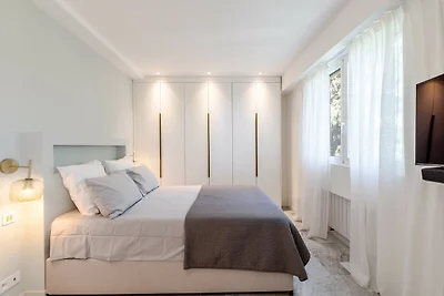 Adriana II By Terry's Homes pieds dans l'eau