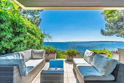 Adriana I By Terry's Homes pieds dans l'eau