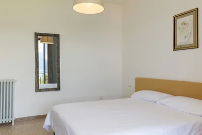 CASA LILLA | Lakeview Apartment With Garden