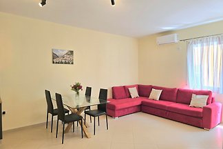 One Bedroom Holiday Apartment in Durres 085