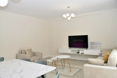 White Moon Apartments 302