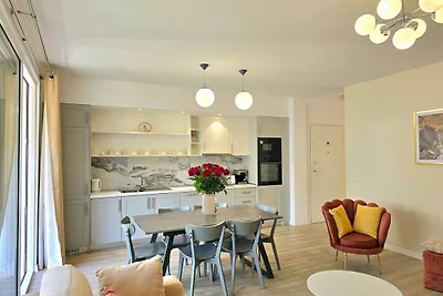 White Moon Apartment 302