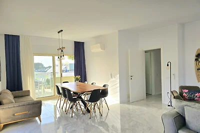 Perla Modern Penthouse 216