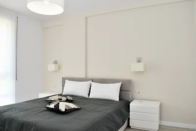 White Moon Apartments 302