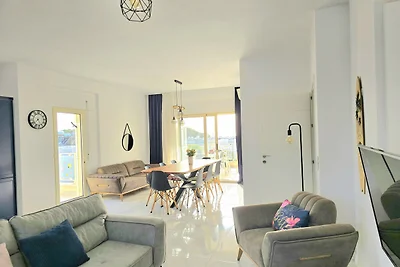 Perla Modern Penthouse 216