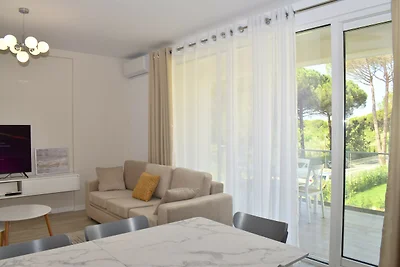 White Moon Apartments 302
