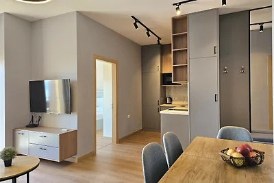 ALS108 - Chris Apartment