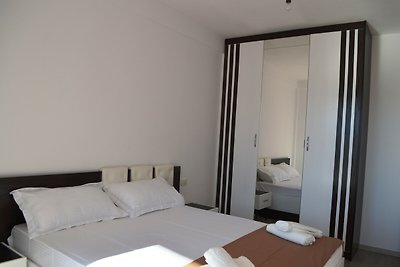 One Bedroom Apartment With Sea View - 185