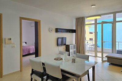 Holiday Apartment With Sea View - 215