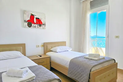 ALS269- Eli Beach front apartment in Saranda