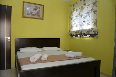 Two Bedroom Apartment With Sea View - 156