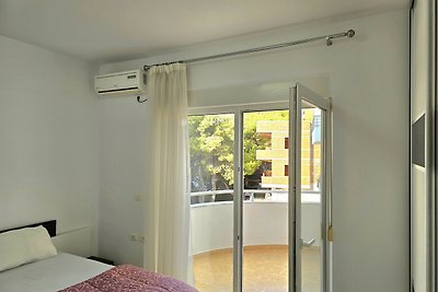 Holiday Apartment With Sea View - 215