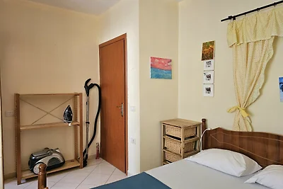 Front line apartment in Saranda - 254