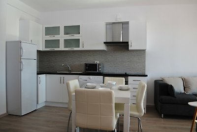 One Bedroom Apartment With Sea View - 185
