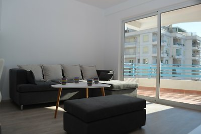One Bedroom Apartment With Sea View - 185