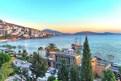 ALS270 - Vincente - Two Bedroom Apartment Wit...