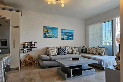 Holiday Apartment With Sea View - 059