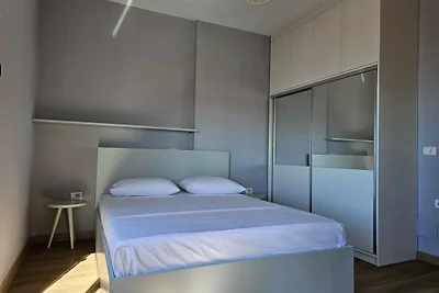ALS108 - Chris Apartment