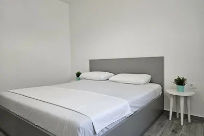 ALS002 - Erik SR Terrace