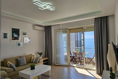 Wonderful Sea View Apartment - 021