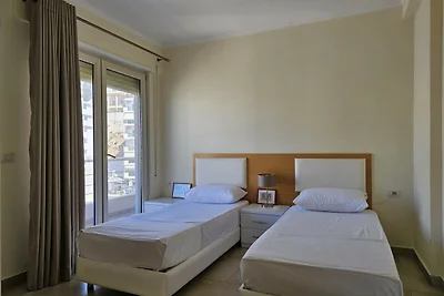 ALS270 - Vincente - Two Bedroom Apartment Wit...