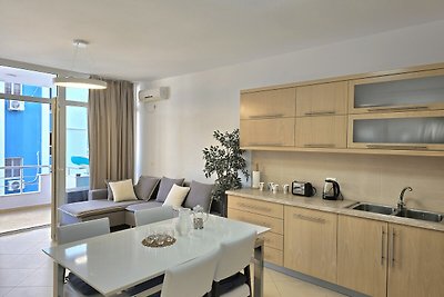 Holiday Apartment With Sea View - 215