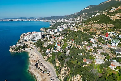 Villa Meminaj With Sea View & Garden