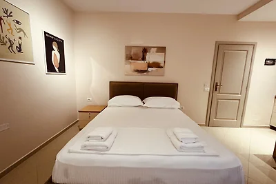 Thoma's K Studios - Twin Beds Studio