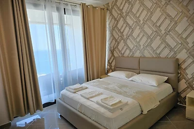 Zoltan Sunset Luxury Apartment