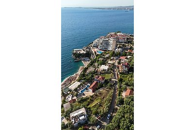 Villa Meminaj With Sea View & Garden