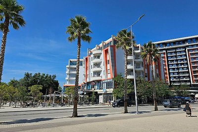 Holiday Apartment Central & Sea View