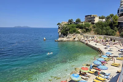Villa Meminaj With Sea View & Garden