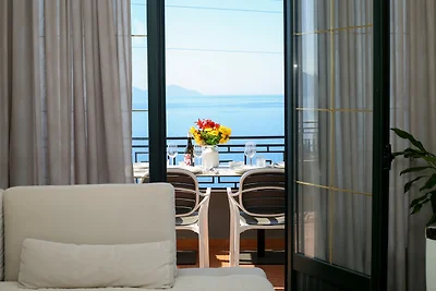 Villa Meminaj With Sea View & Garden