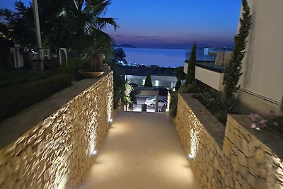 Zoltan Sunset Luxury Apartment