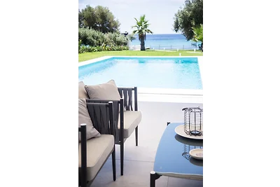Luxury villa White Paradise