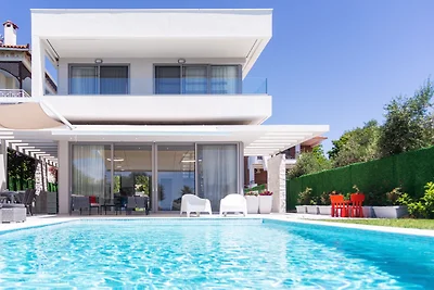 Luxury villa White Paradise