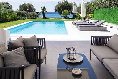 Luxury villa White Paradise