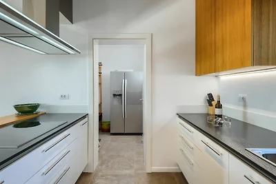 MEDITERANE VILLA SIROK MET ZWEMBAD EN SAUNA