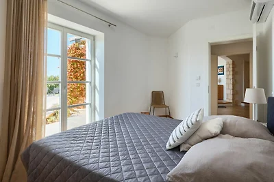 MEDITERANE VILLA SIROK MET ZWEMBAD EN SAUNA
