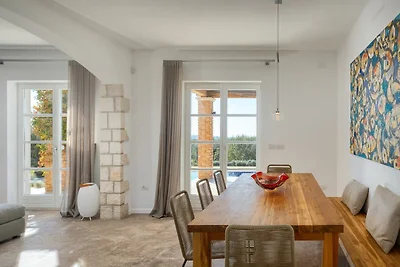 MEDITERANE VILLA SIROK MET ZWEMBAD EN SAUNA