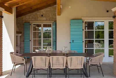 Villa Oaza mit Pool
