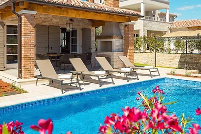 Villa Vanessa mit Pool